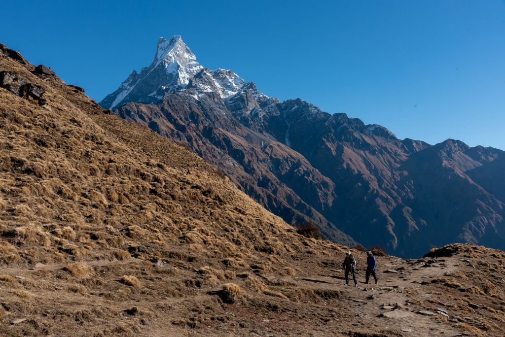 Enfin nous distinguons le Mardi Himal (5587 m) qui parait plaqué au Machhapuchhare 